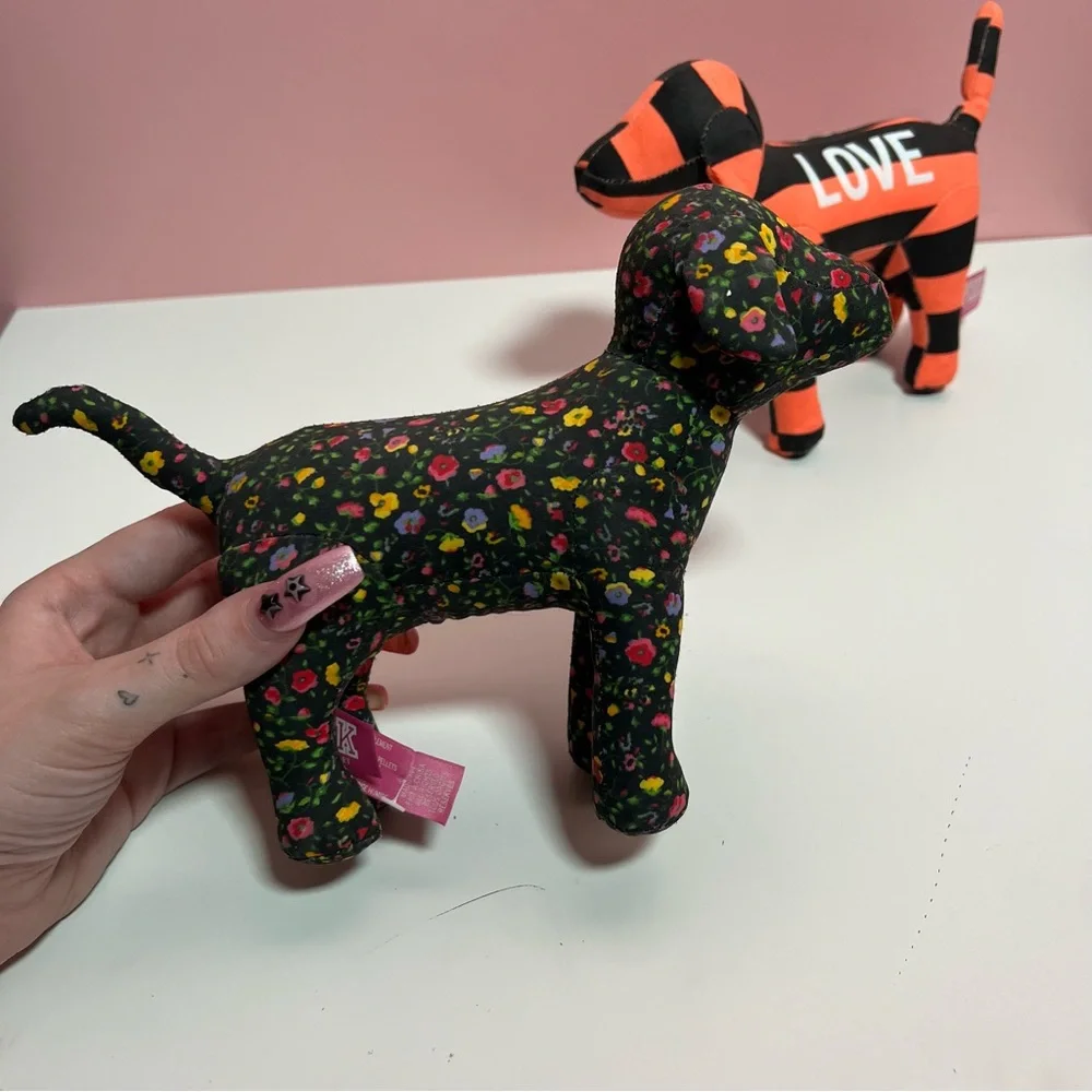 Y2K 2000s mcbling Victoria Secret pink dogs